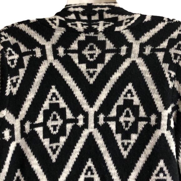 Knox Rose Sweater Size M black Aztec patterned waterfall open front bell‎ sleeve - Picture 7 of 9